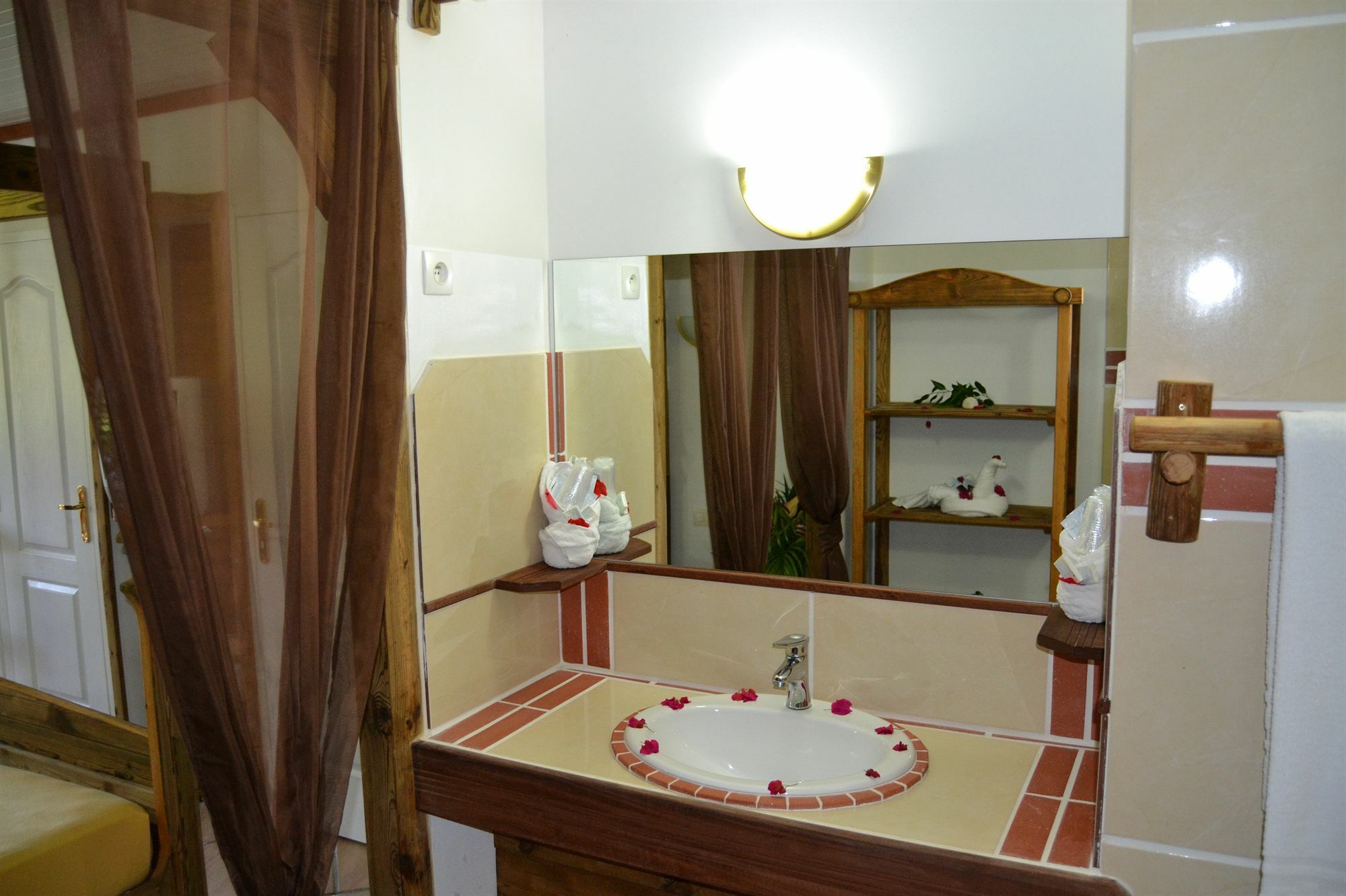 Hotel Cap Macabou 勒沃克兰 外观 照片